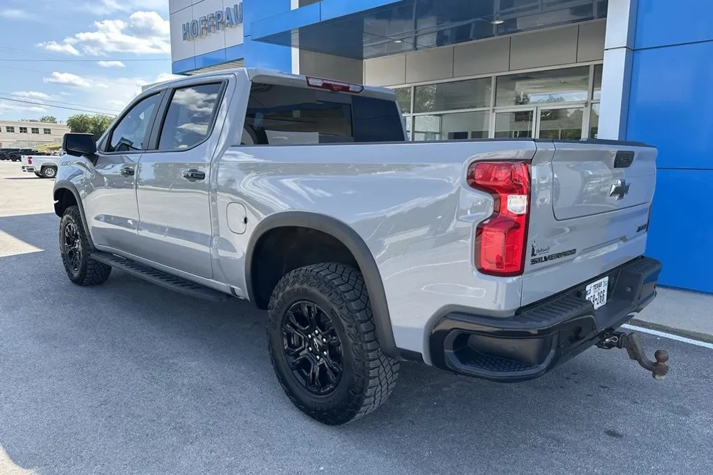 2025 Chevrolet Silverado 1500 ZR2 photo 1
