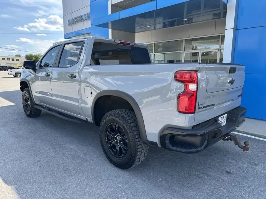 2025 Chevrolet Silverado 1500 ZR2 photo 1