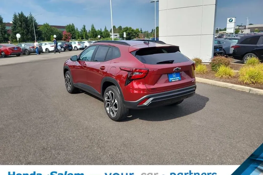 2025 Chevrolet Trax photo 1