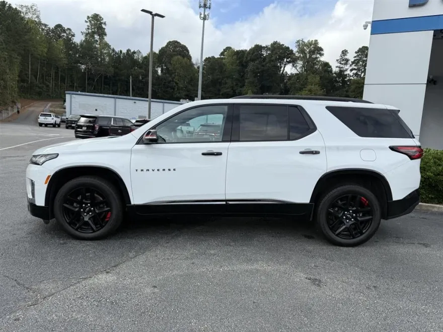 2023 Chevrolet Traverse Premier photo 1