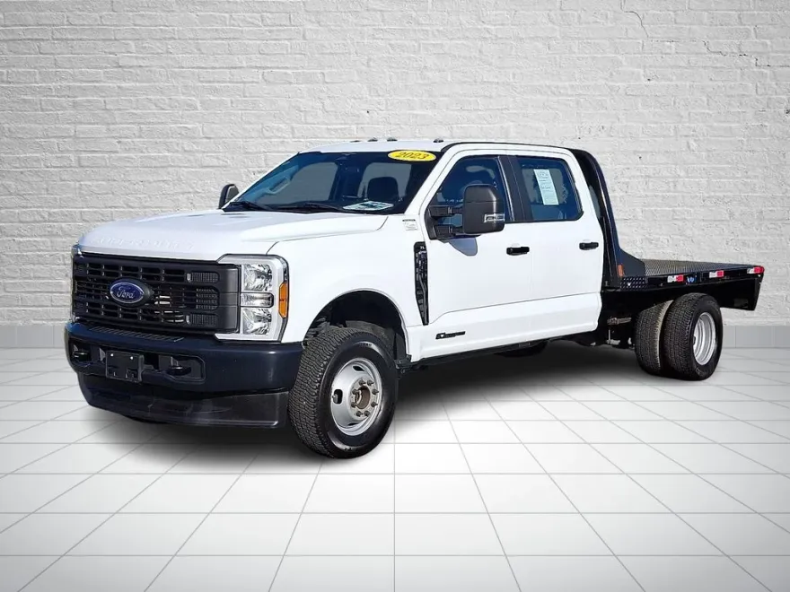 2023 Ford F-350 XL photo 1