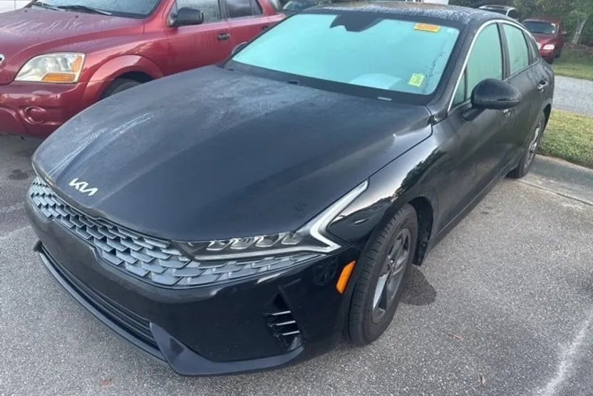 2022 Kia K5 LX photo 1