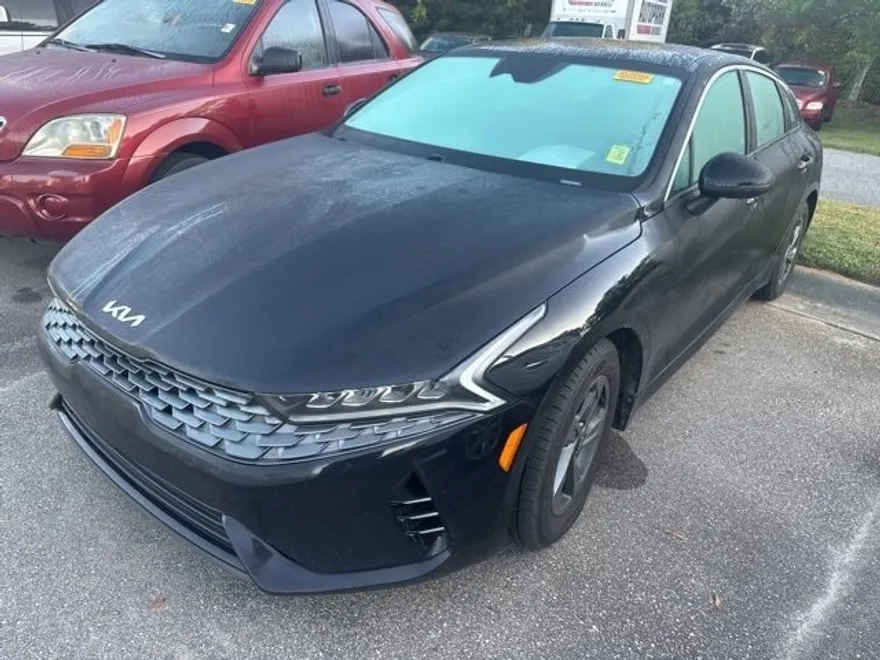 2022 Kia K5 LX photo 1