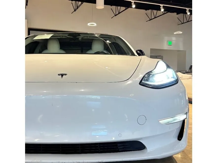 2018 Tesla Model 3 Long Range photo 1