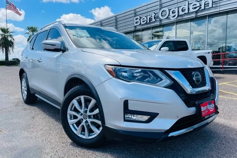 2019 Nissan Rogue SV photo 1