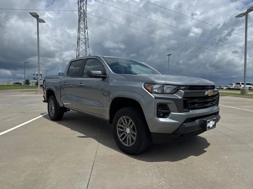 2023 Chevrolet Colorado LT photo 1