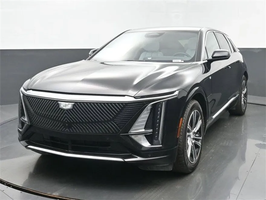 2024 Cadillac Lyriq Luxury photo 1