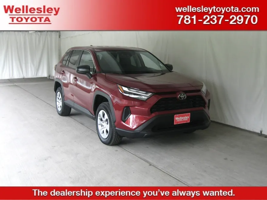 2023 Toyota RAV4 LE photo 1