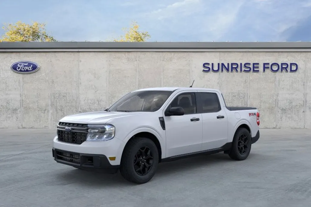 2024 Ford Maverick XLT photo 1