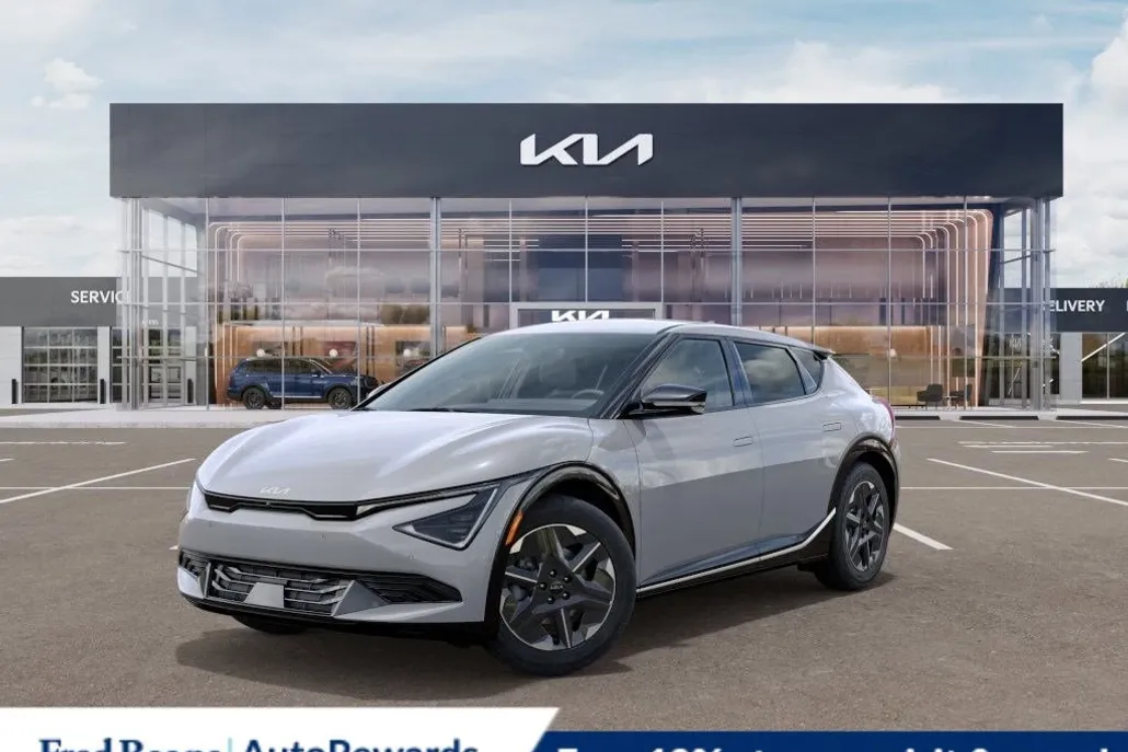 2025 Kia EV6 Light photo 1