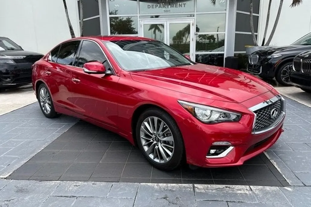 2024 Infiniti Q50 LUXE photo 1
