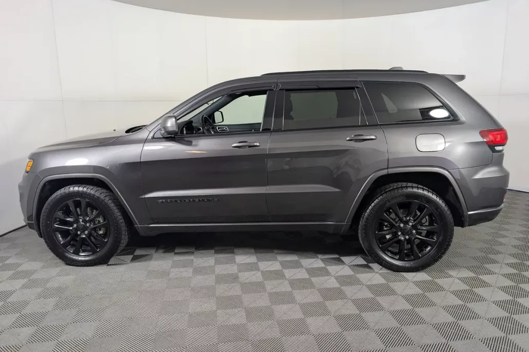 2021 Jeep Grand Cherokee Laredo X photo 1