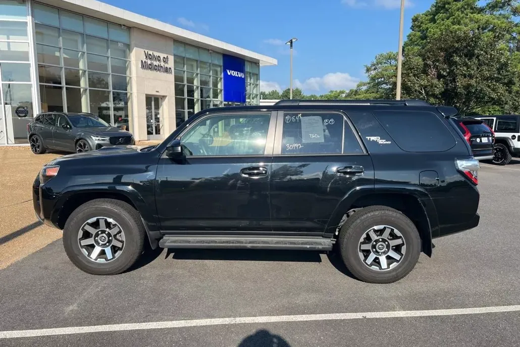2024 Toyota 4Runner TRD Off-Road 4WD photo 1