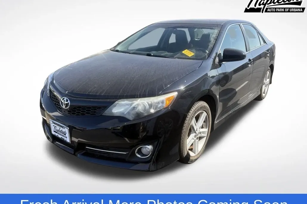 2014 Toyota Camry SE photo 1