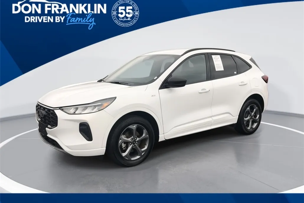 2023 Ford Escape ST-Line photo 1