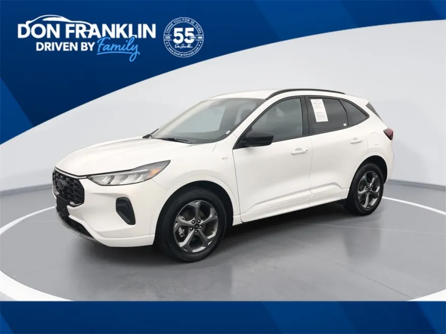 2023 Ford Escape ST-Line photo 1