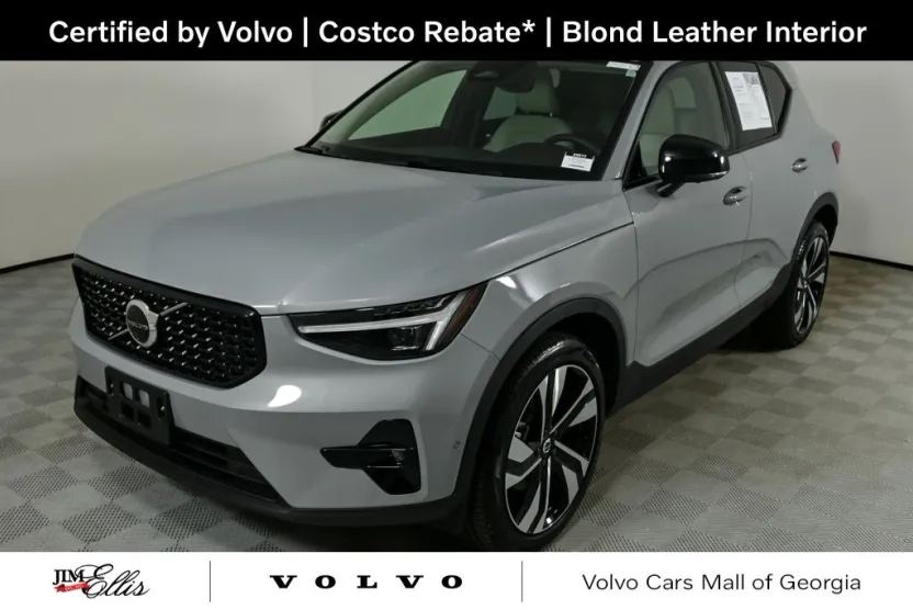 2025 Volvo XC40 Plus photo 1