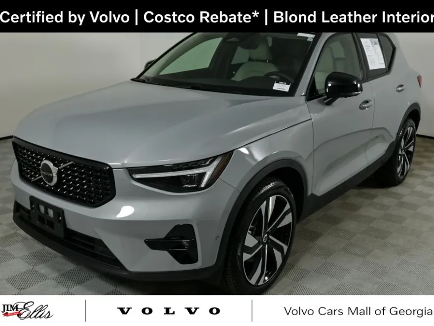 2025 Volvo XC40 Plus photo 1