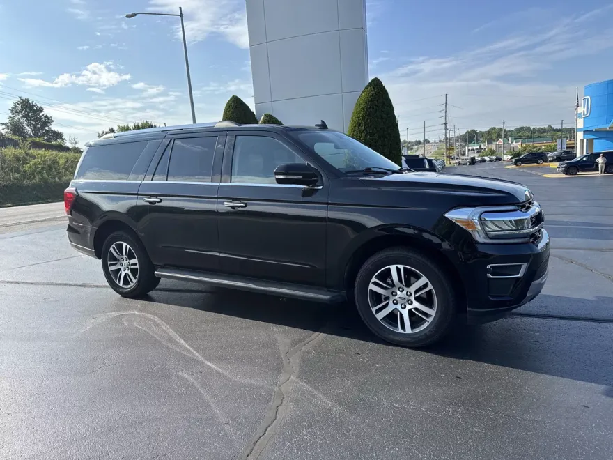 2024 Ford Expedition MAX Limited photo 1