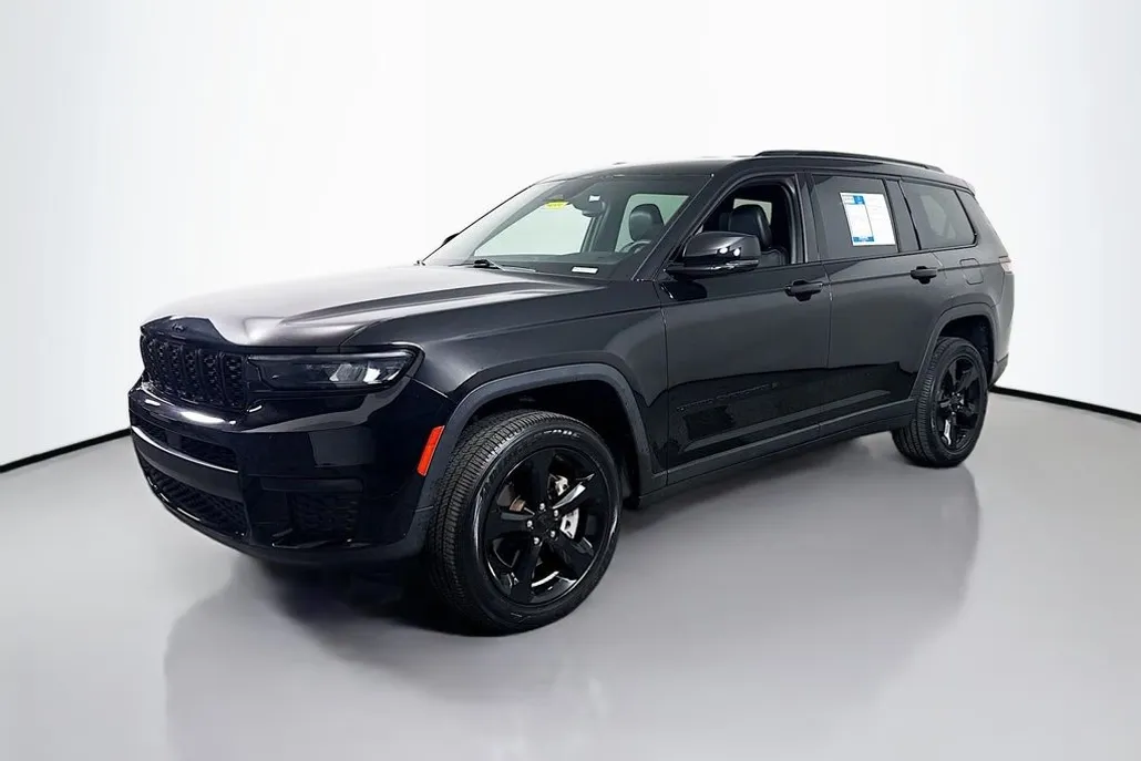 2023 Jeep Grand Cherokee Altitude photo 1