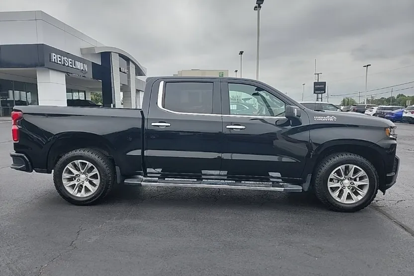 2022 Chevrolet Silverado 1500 High Country photo 1
