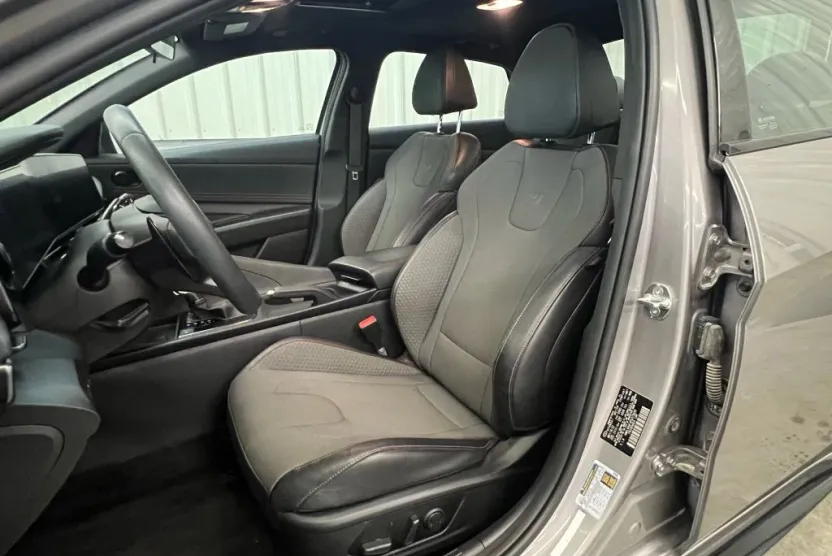 2023 Hyundai Elantra N Line photo 1