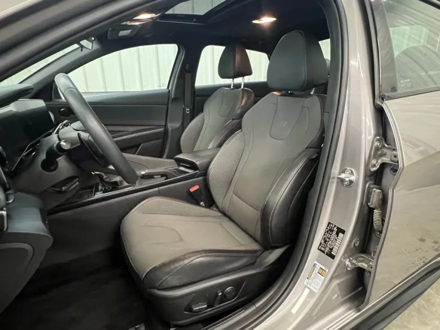 2023 Hyundai Elantra N Line photo 1