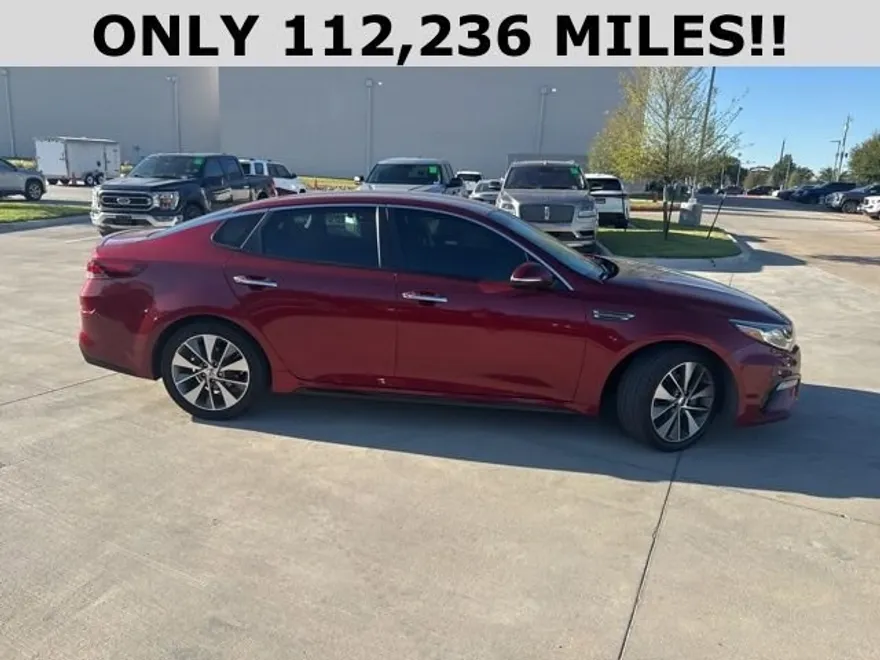 2019 Kia Optima S photo 1