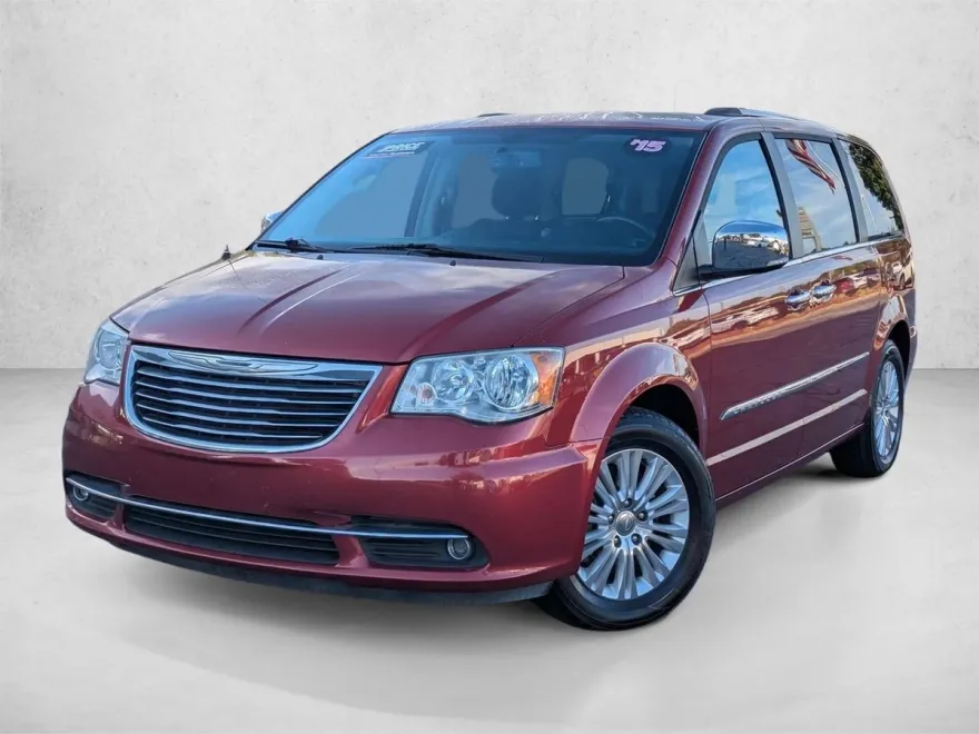 2015 Chrysler Town & Country Limited photo 1