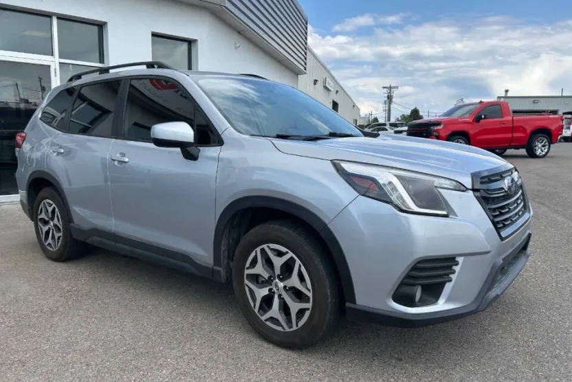 2022 Subaru Forester Premium photo 1