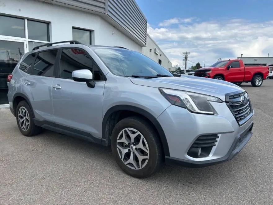 2022 Subaru Forester Premium photo 1