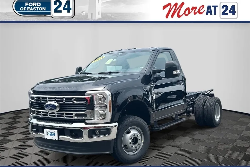2025 Ford F-350 photo 1