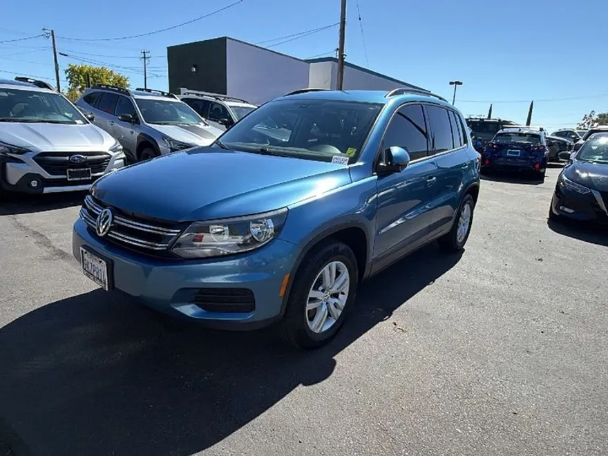 2017 Volkswagen Tiguan S photo 1