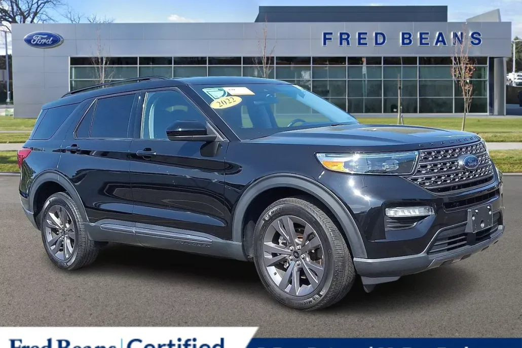 2022 Ford Explorer XLT photo 1