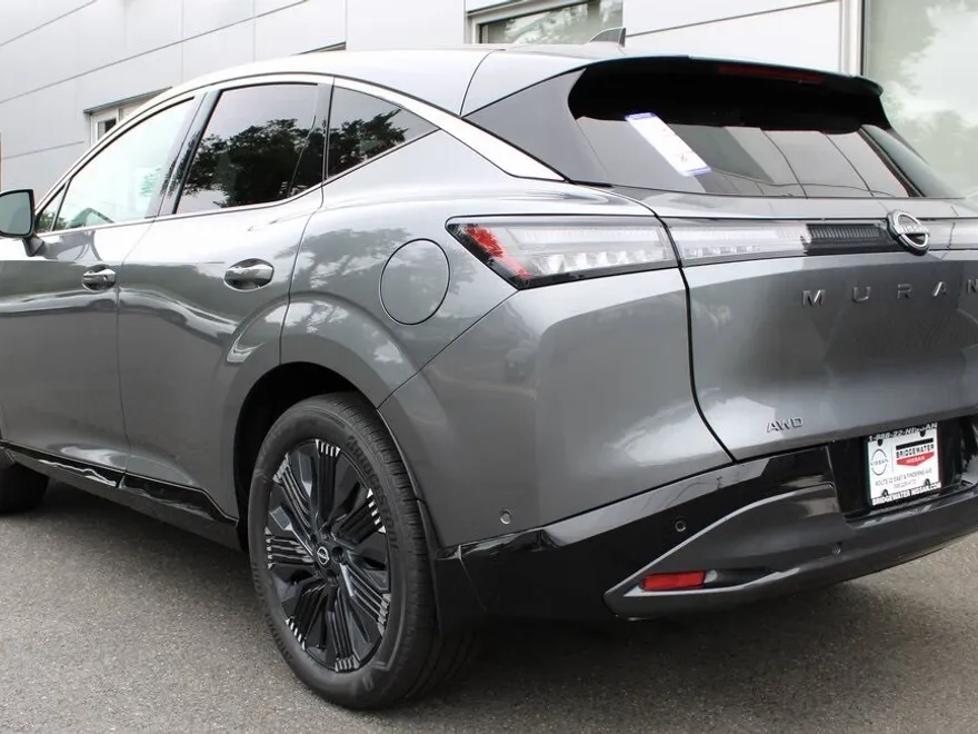 2025 Nissan Murano Platinum photo 1