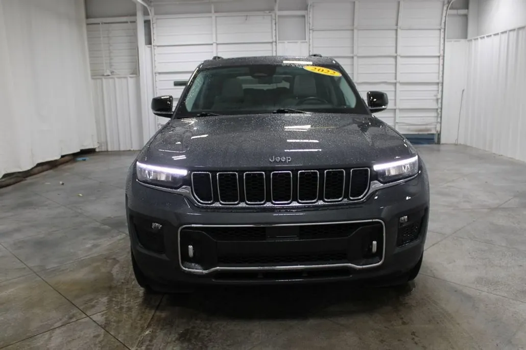2022 Jeep Grand Cherokee Overland photo 1