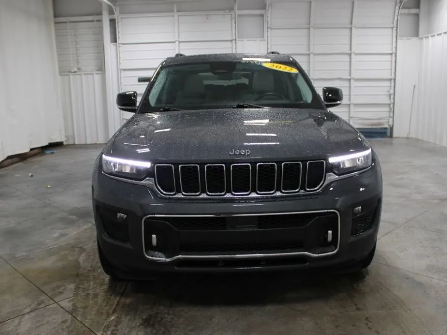 2022 Jeep Grand Cherokee Overland photo 1