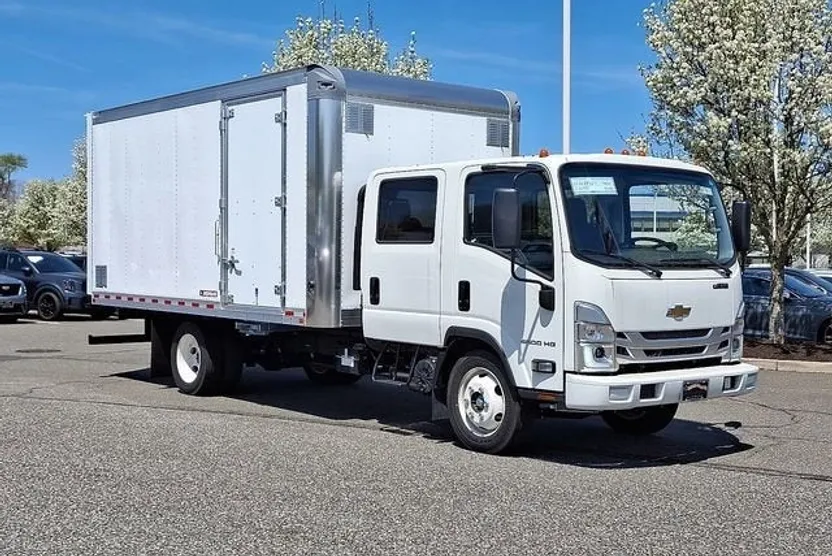 2024 Chevrolet Silverado 4500HD Base photo 1