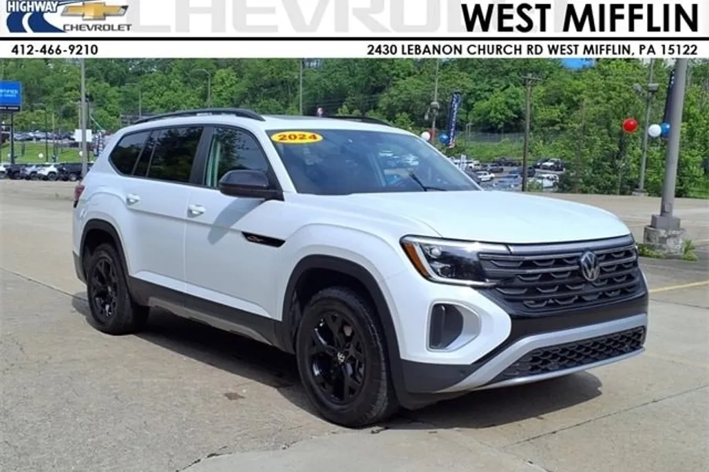 2024 Volkswagen Atlas Peak Edition SE Technology photo 1