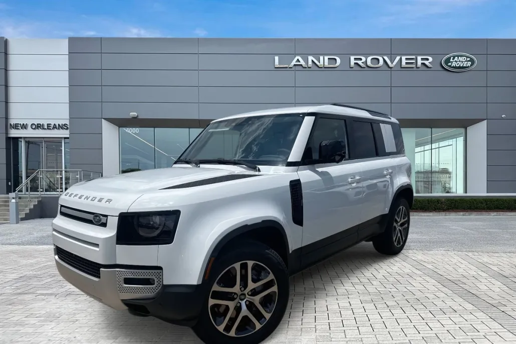 2025 Land Rover Defender 110 S photo 1