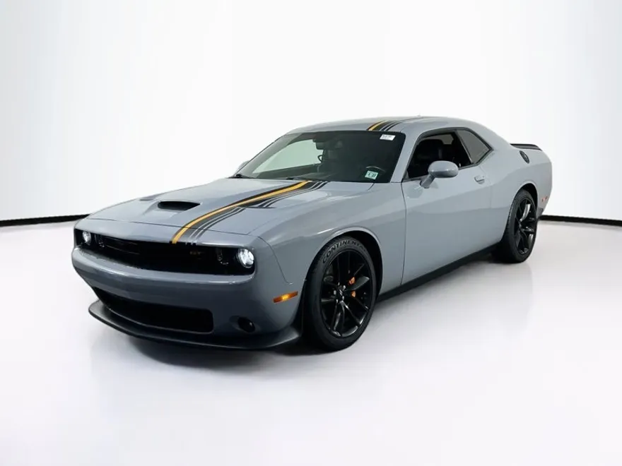 2022 Dodge Challenger GT photo 1