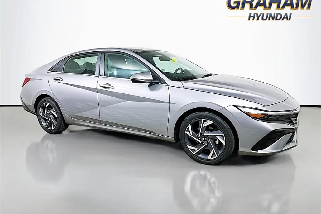 2025 Hyundai Elantra Limited photo 1