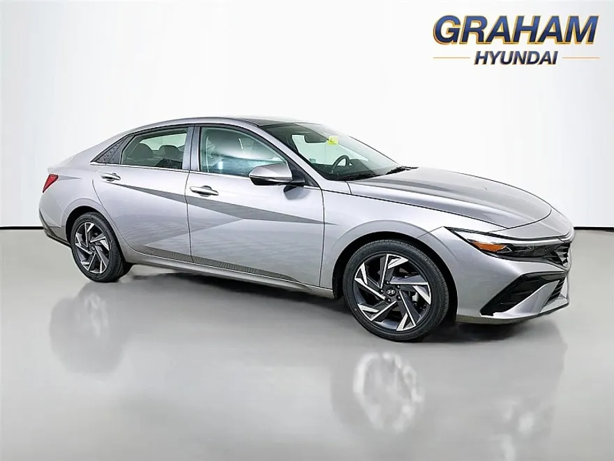2025 Hyundai Elantra Limited photo 1