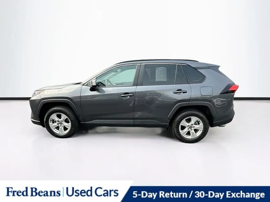2021 Toyota RAV4 XLE photo 1