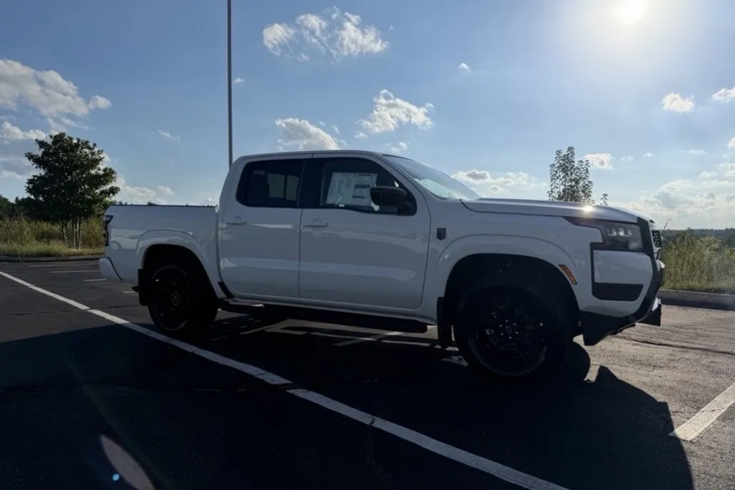 2026 Nissan Frontier SV photo 1