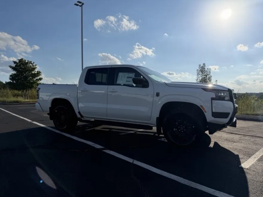 2026 Nissan Frontier SV photo 1