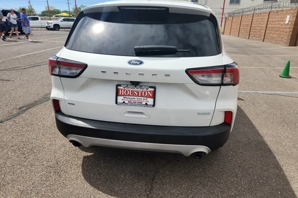 2020 Ford Escape SE photo 1