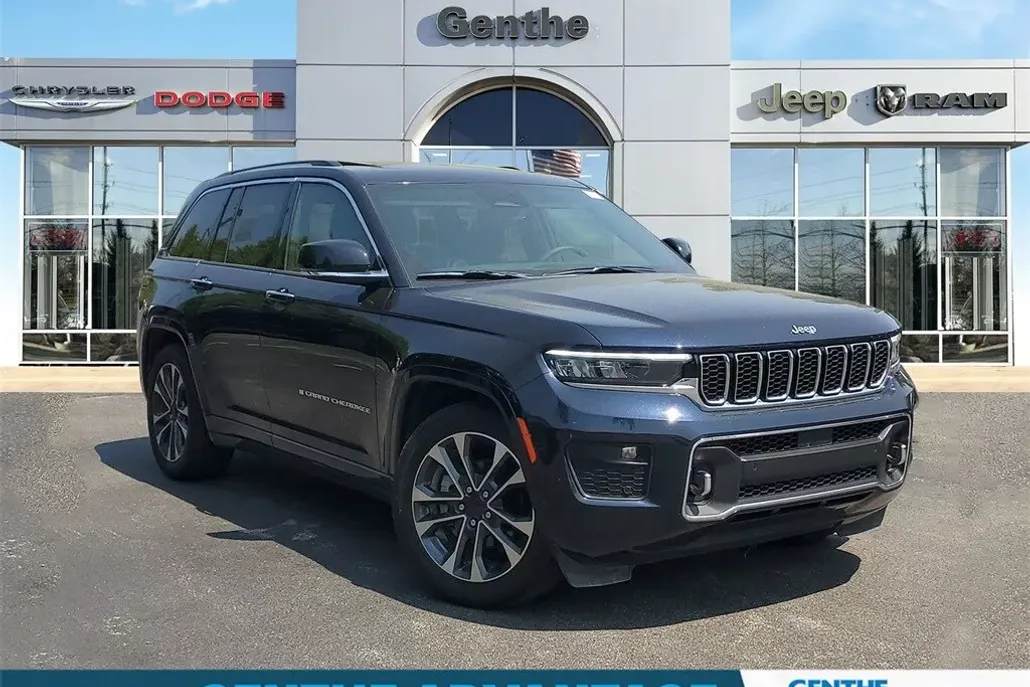 2024 Jeep Grand Cherokee Overland photo 1