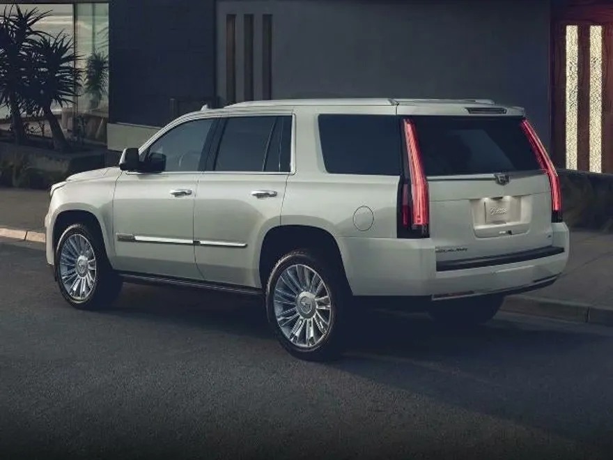2019 Cadillac Escalade ESV Luxury photo 1