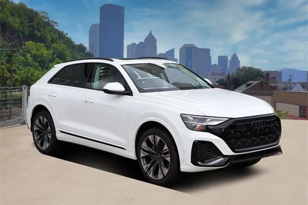 2025 Audi Q8 Premium 55 photo 1